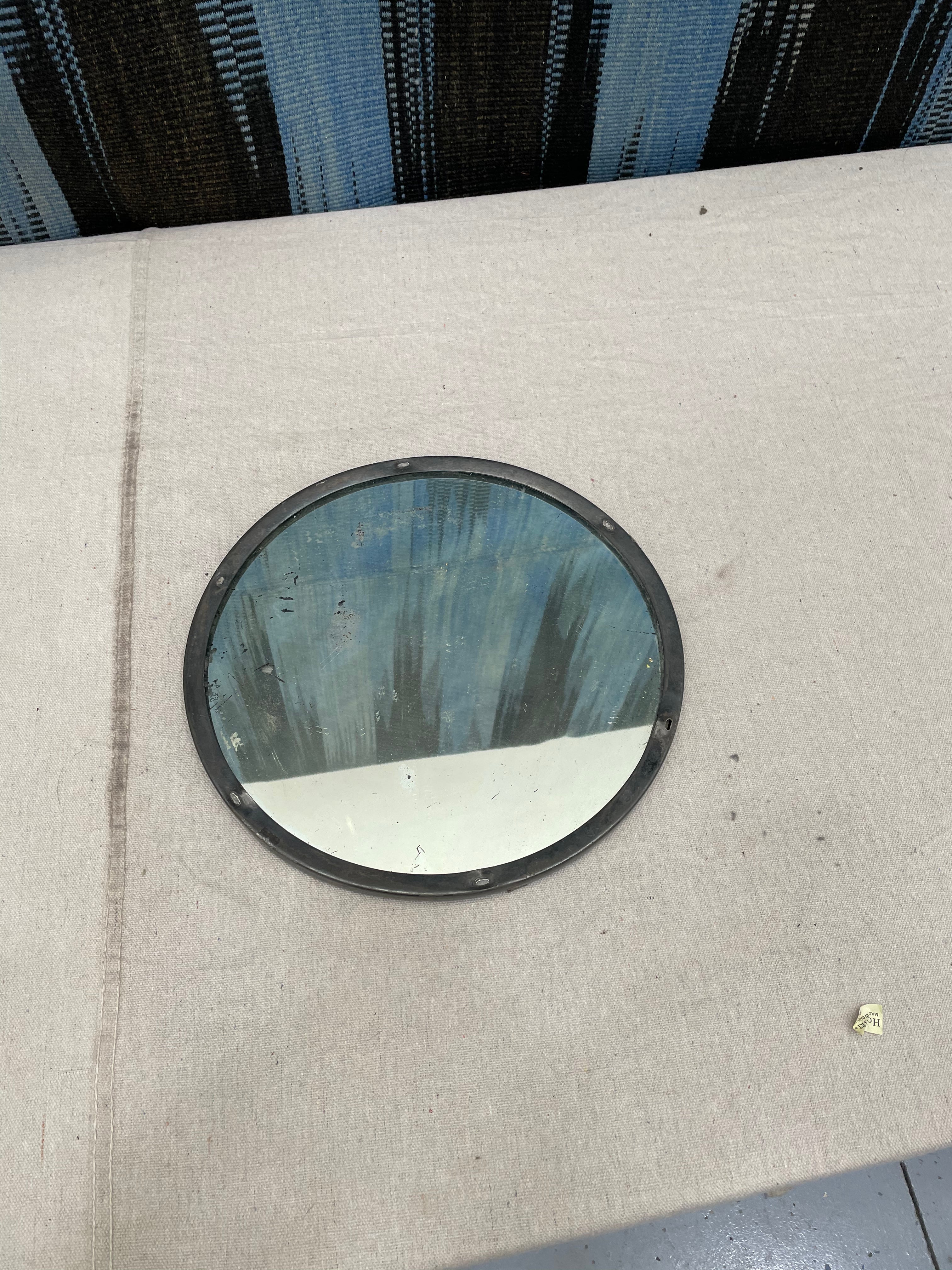 B71 - Round Metal Mirror