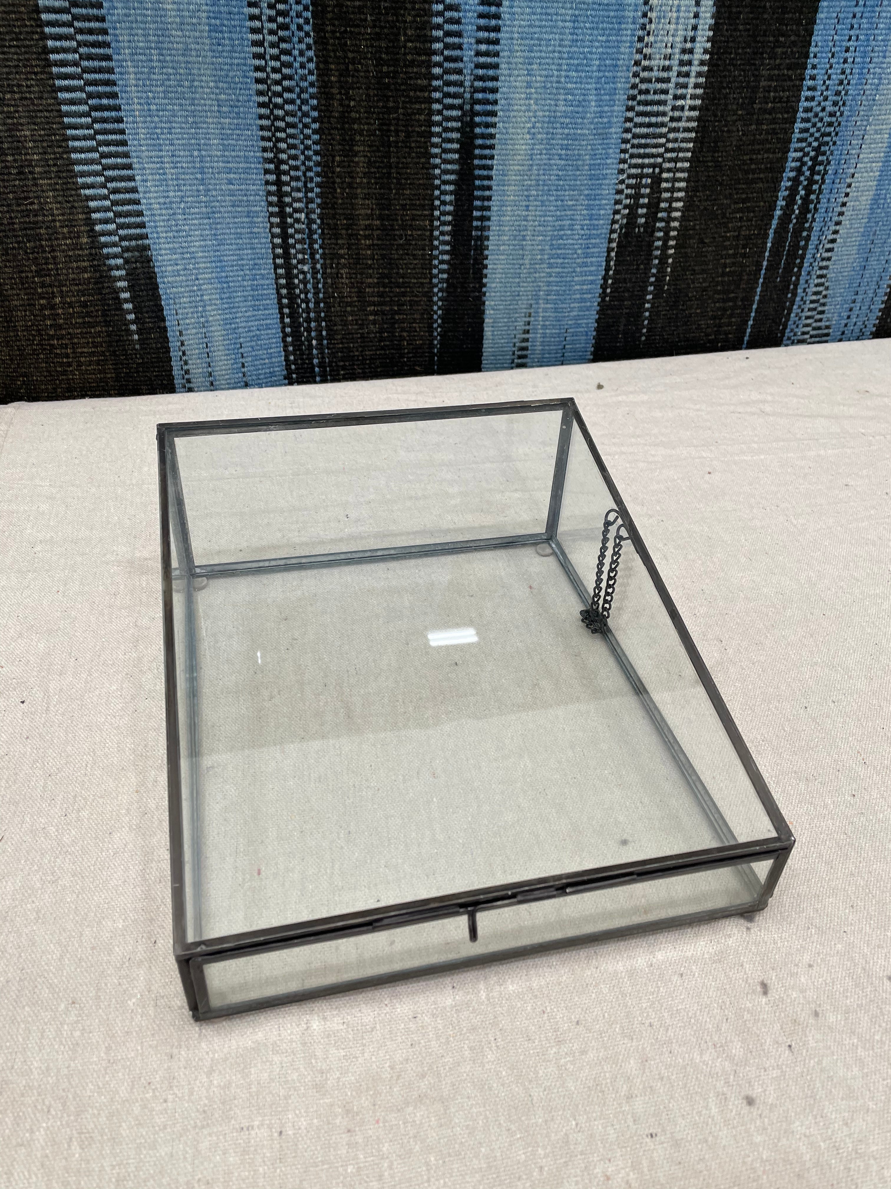 B74 - Glass Case (small)