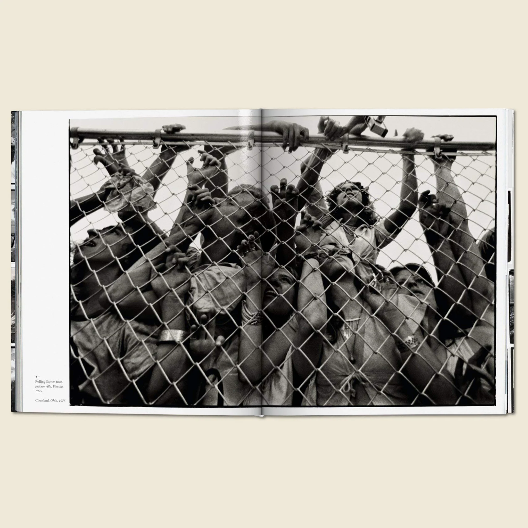 Annie Leibovitz: The Early Years, 1970-1983 - Image 5