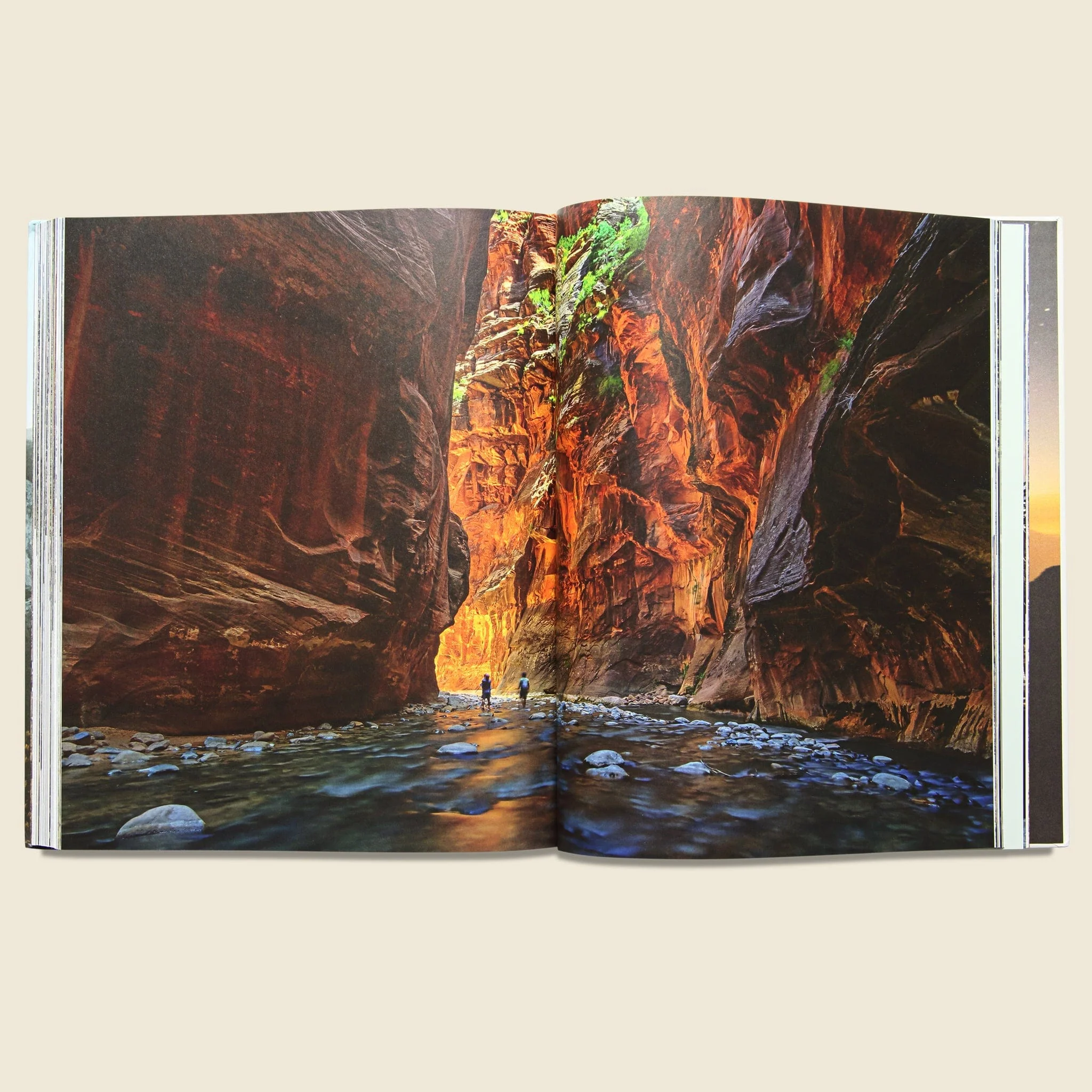 Wanderlust: Hiking on Legendary Trails - Image 5