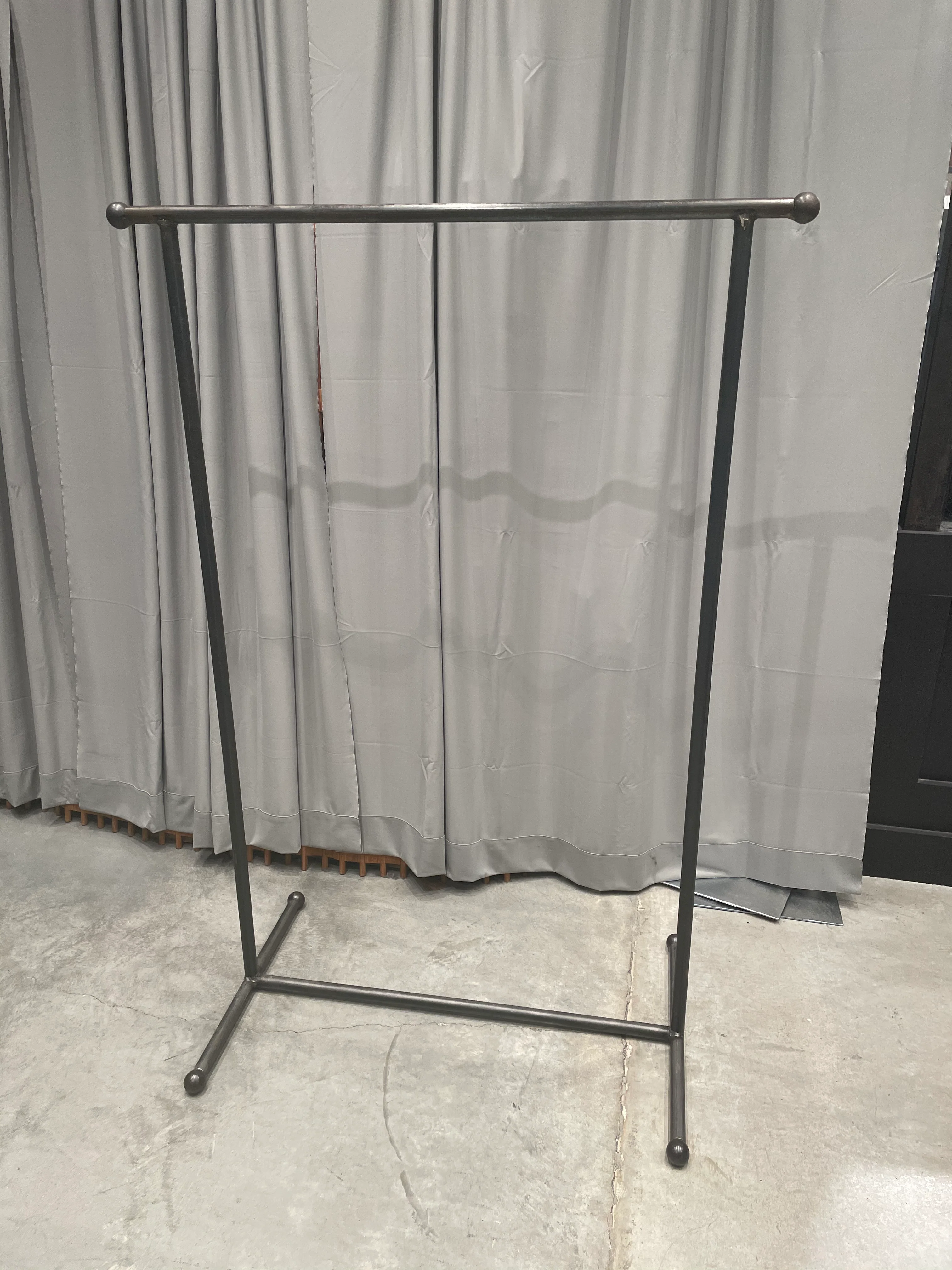 DNS 1 - Steel Hanging Rack (tall)