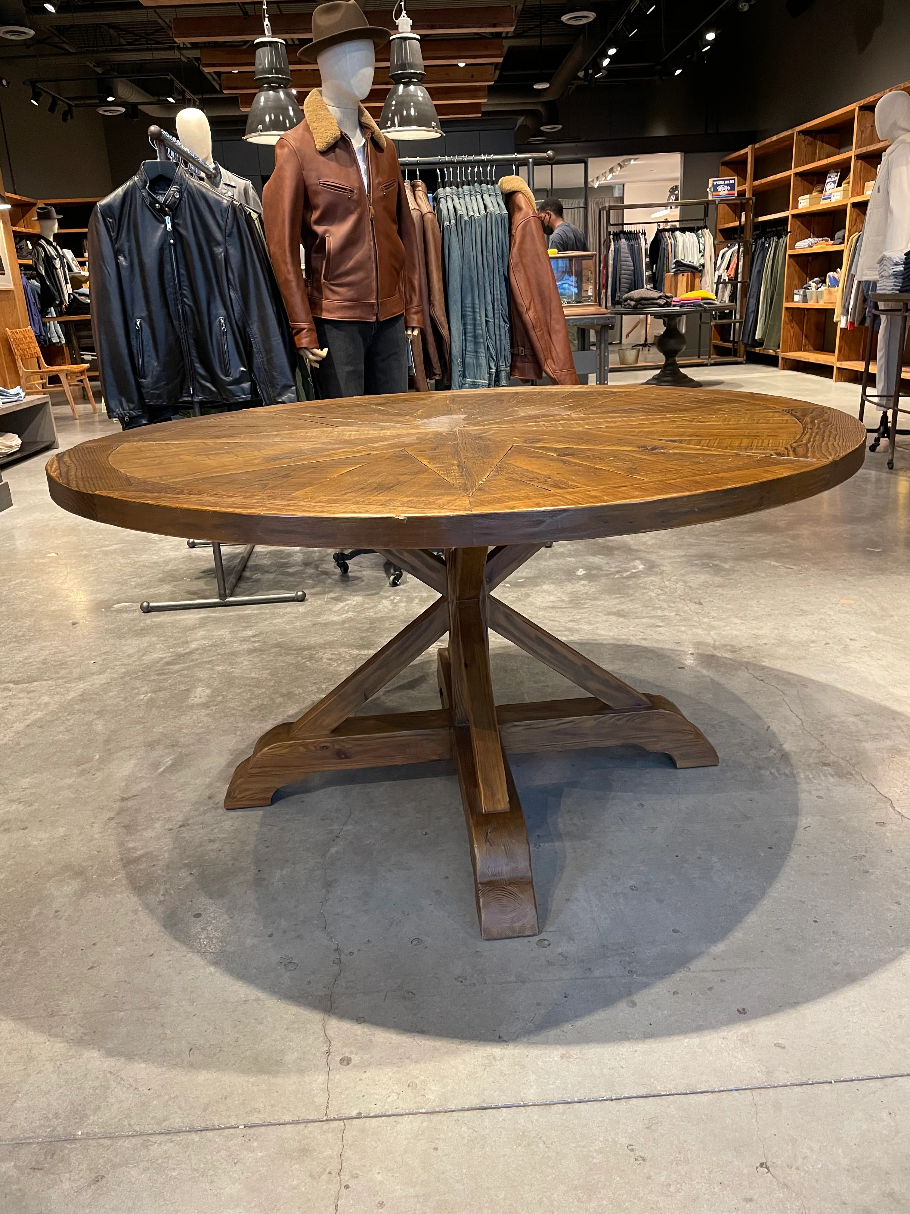 DNS 14 - Wood Round Dining Table