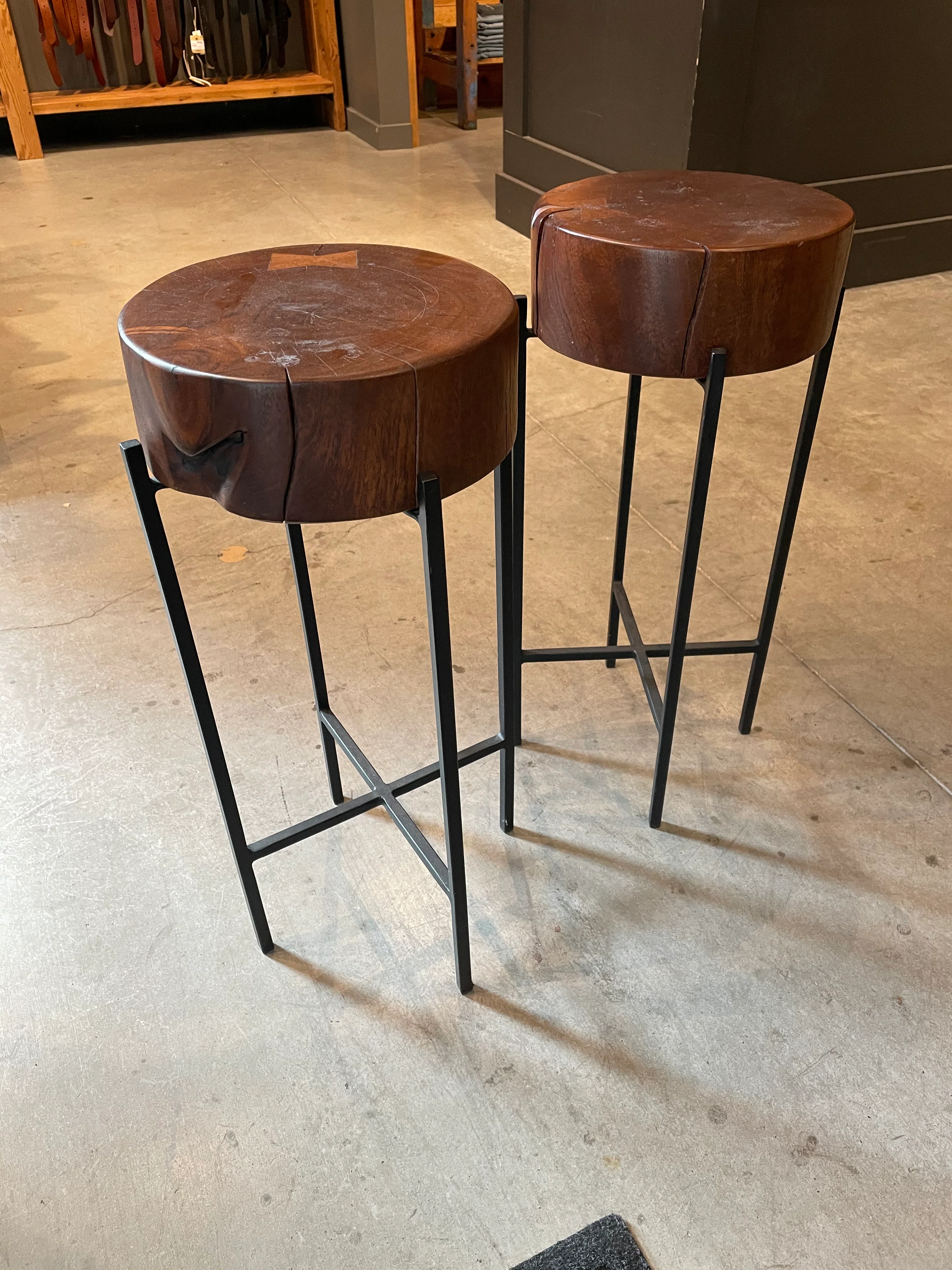 DNS 17 - Wood Stool Set (large)