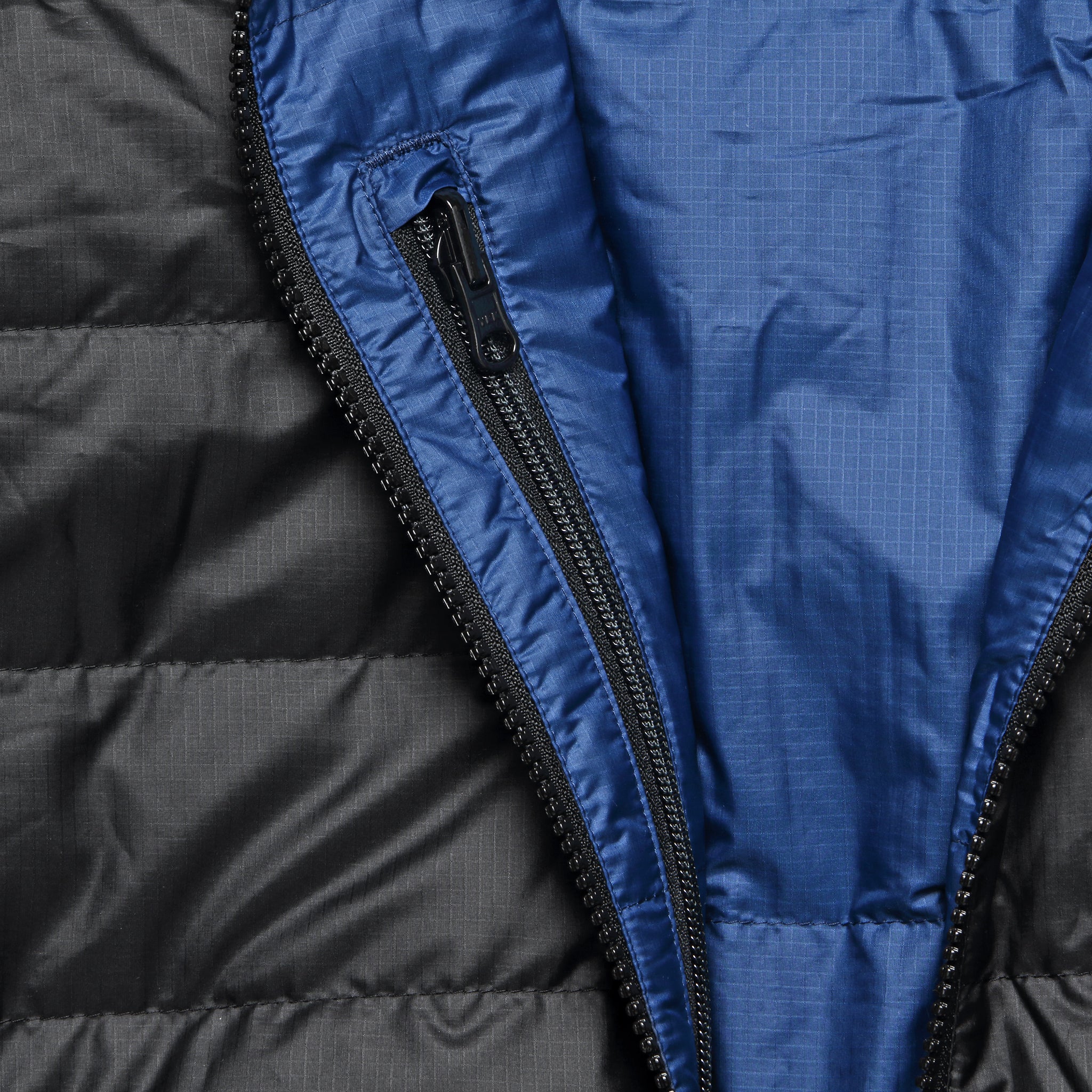 Hooded Puffer - Pitch Black - Image 4