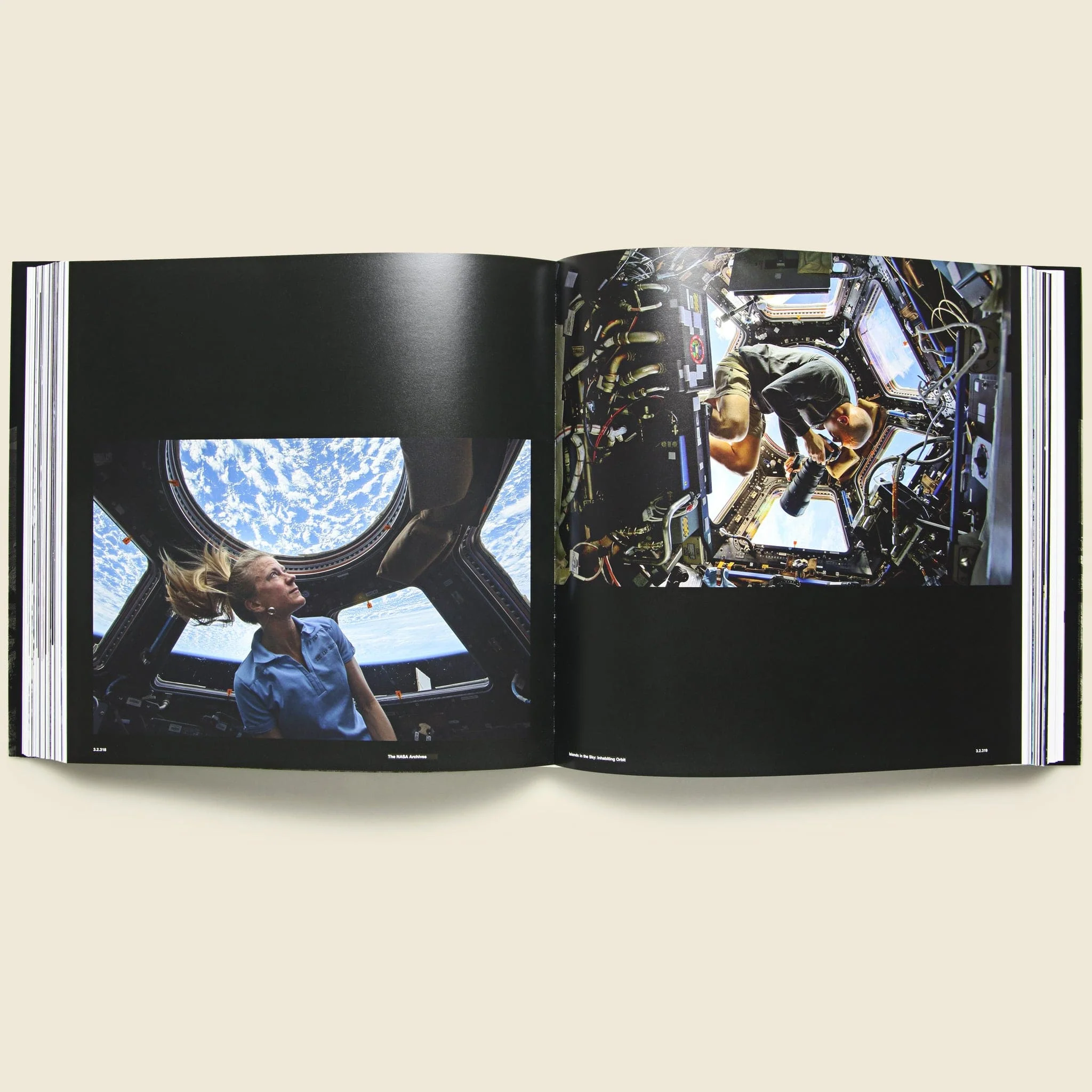 The NASA Archives: 60 Years in Space (Gold Edition) - Image 6